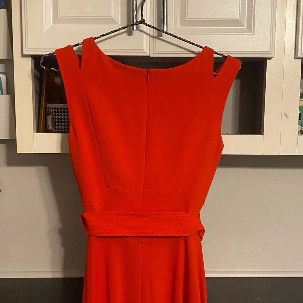 Elegant red Sleeveless Dress - Picture 4 of 5